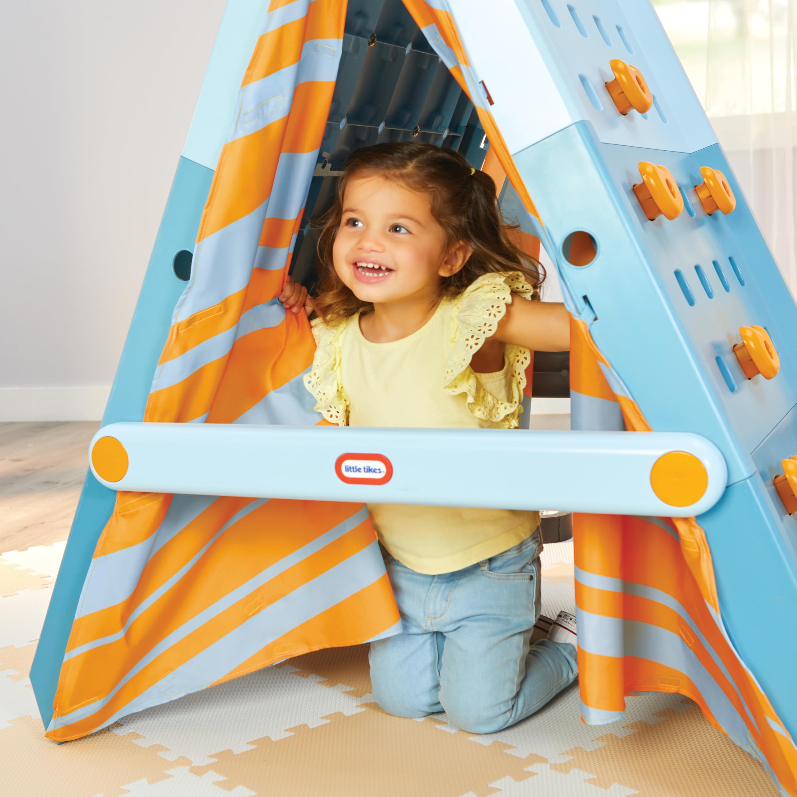 Little Tikes Active Play Campin' & Climb Parete Arrampicata con Tenda 3+ anni