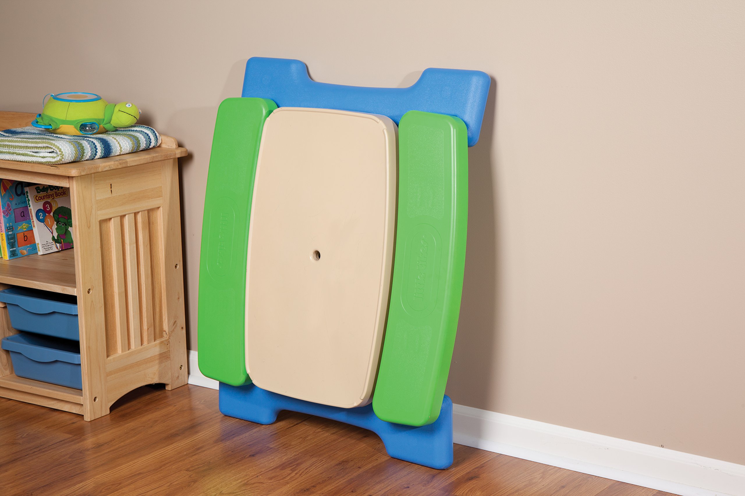 Little Tikes Easy Store Junior Tavolo Picnic con Ombrello