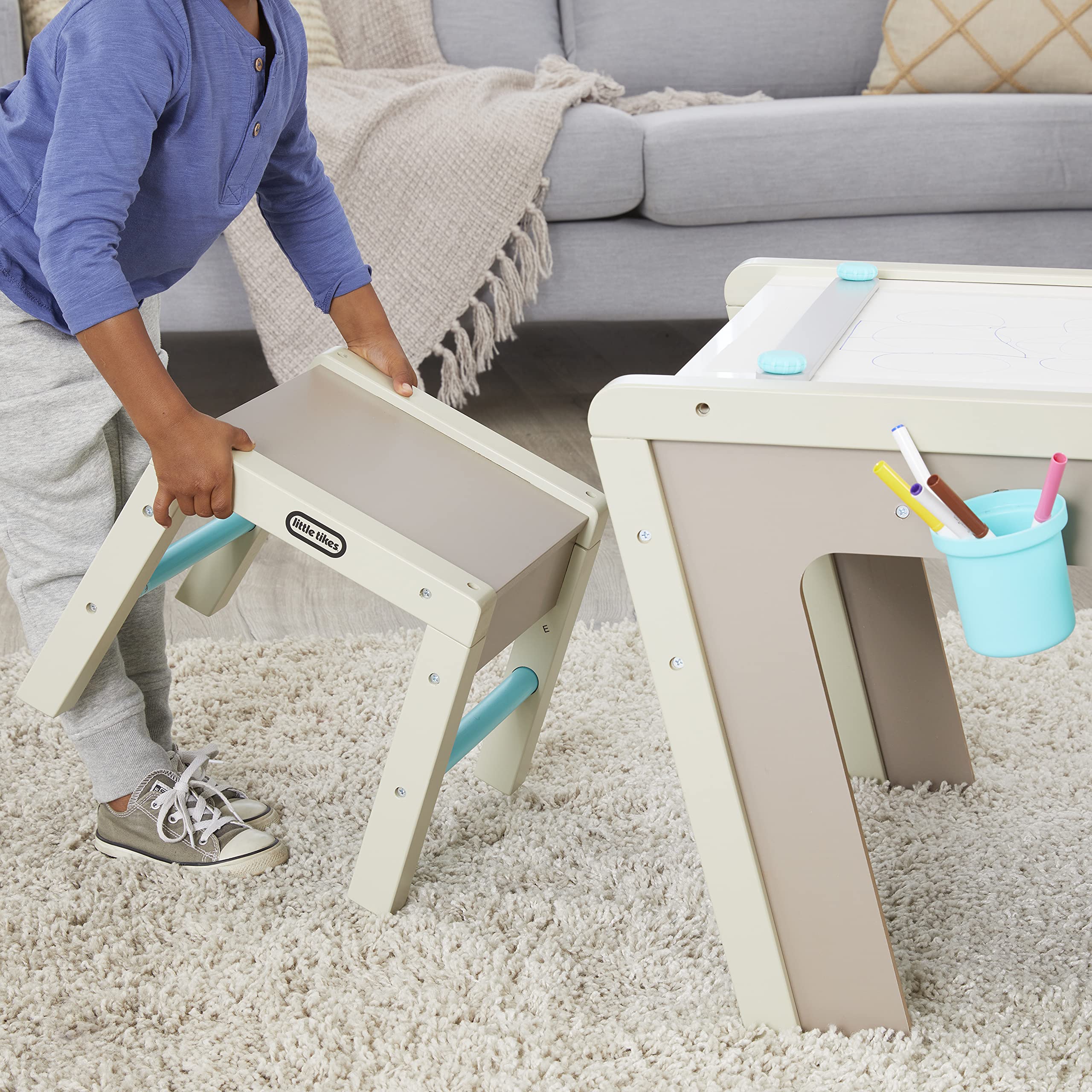 Little Tikes Furniture cavalletto tavolo 2 in 1 con sgabelli
