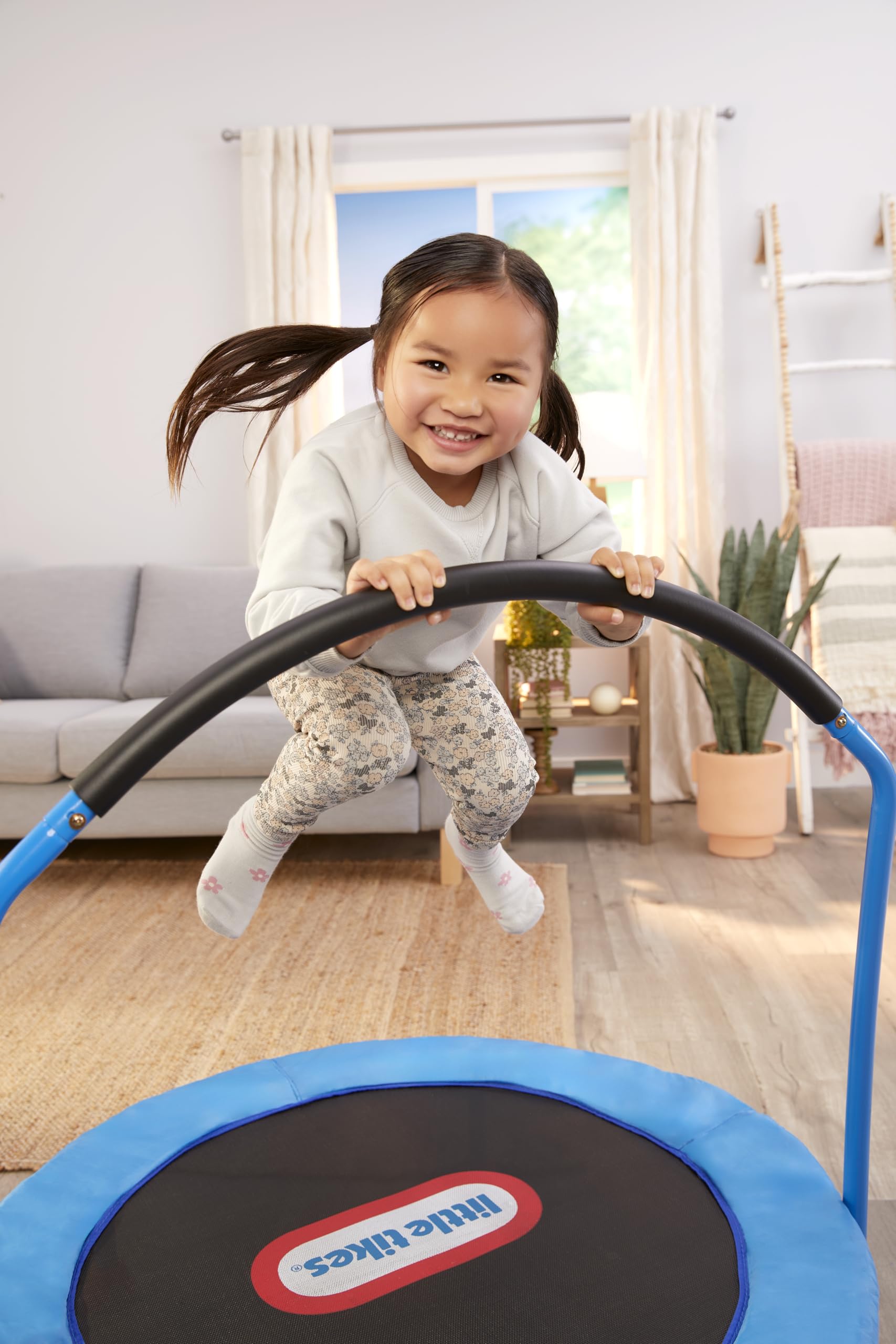 Little Tikes Active Play Trampolino 3 Piedi con Barra da Interno