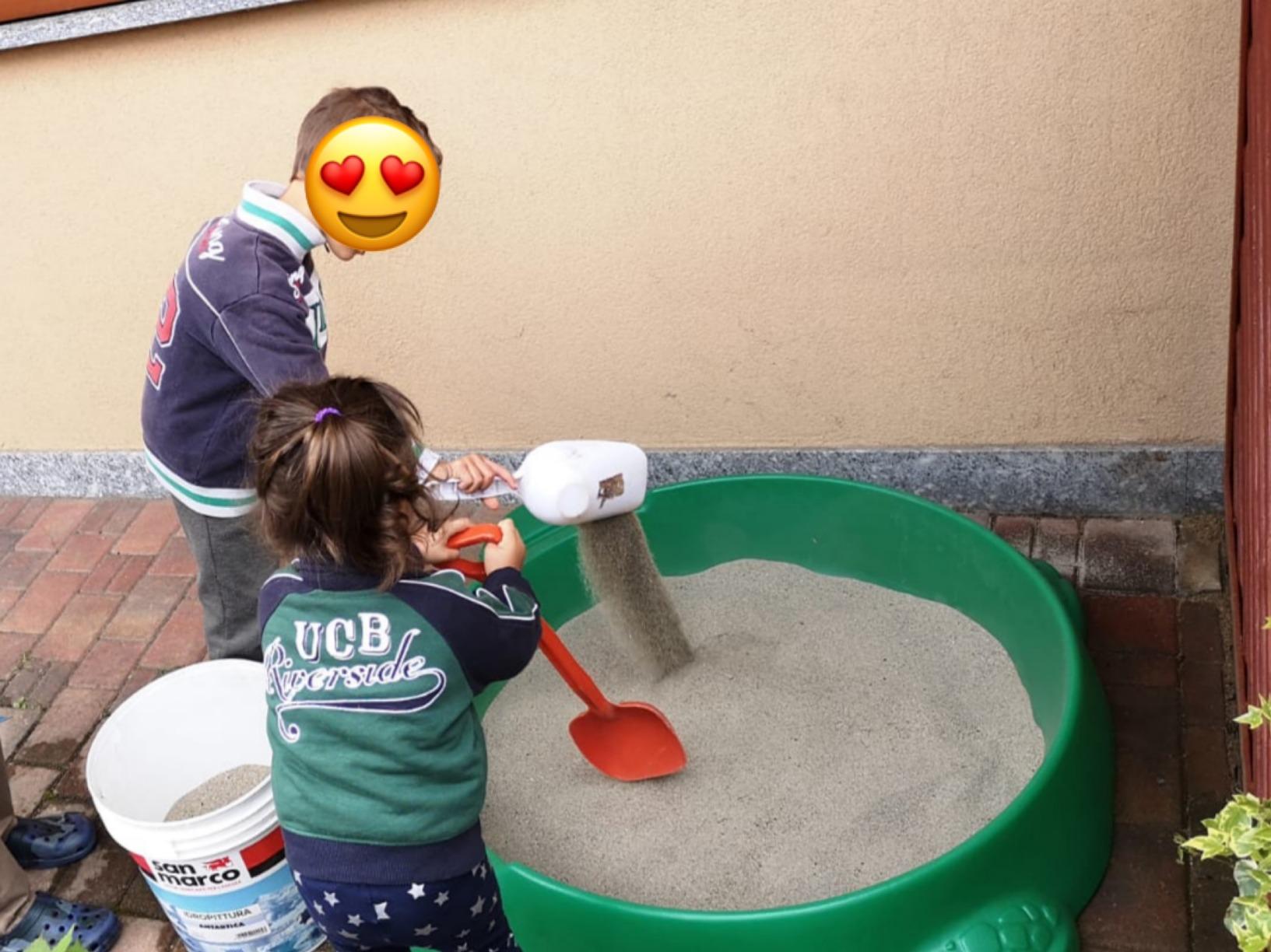 Little Tikes Active Play Tartaruga sabbiera con coperchio 68 kg