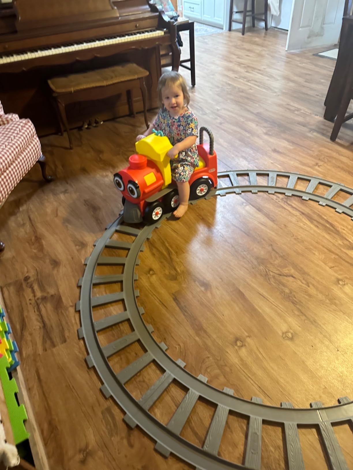 Little Tikes Cozy Train Trenino Cavalcabile con binari 1-5 anni