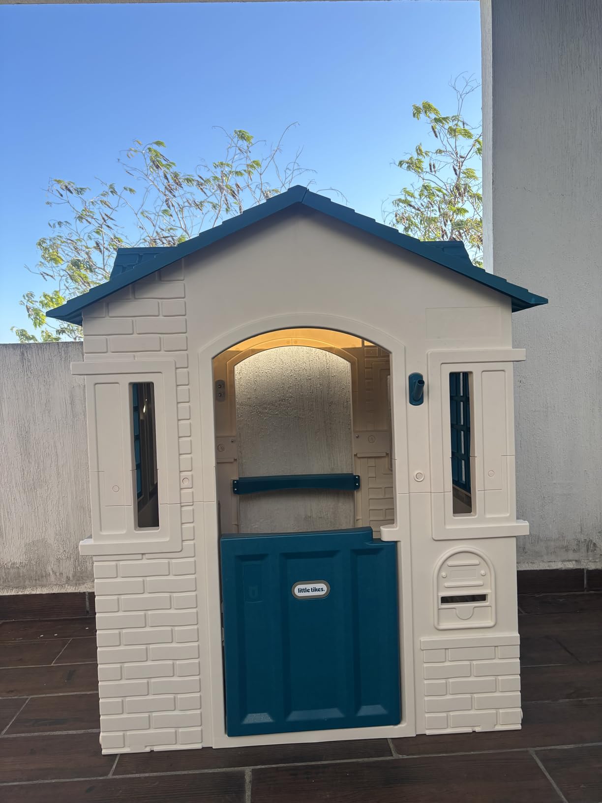 Little Tikes Cape Cottage casetta bambini blu-bianca 2 porte