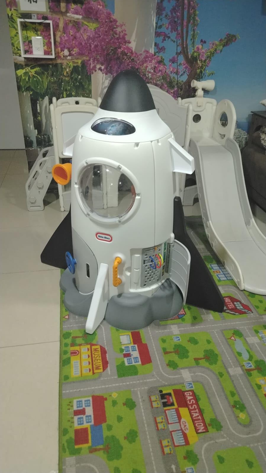 Little Tikes Adventure Rocket razzo 120 cm luci suoni 2 anni+