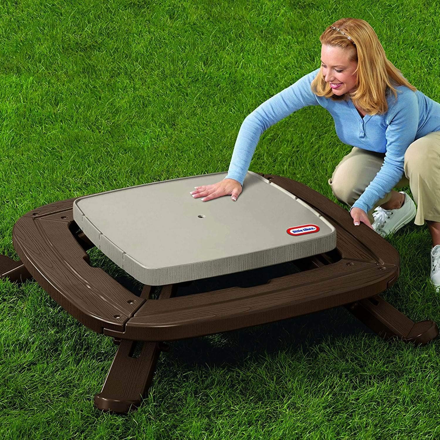 Little Tikes Fold'n Store Tavolo Picnic Bambini con Ombrellone