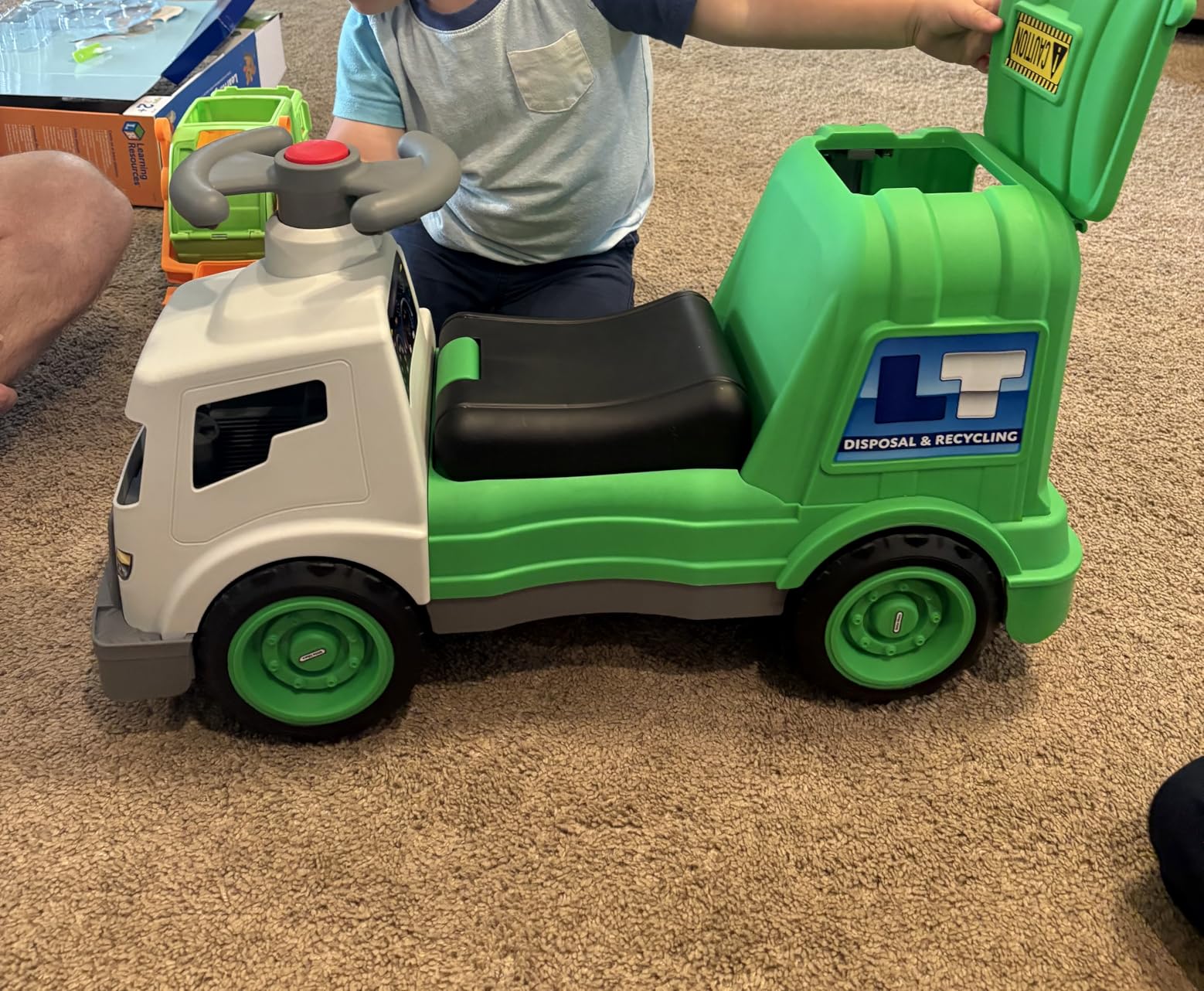 Little Tikes Dirt Diggers cavalcabile camion rifiuti 2-5 anni