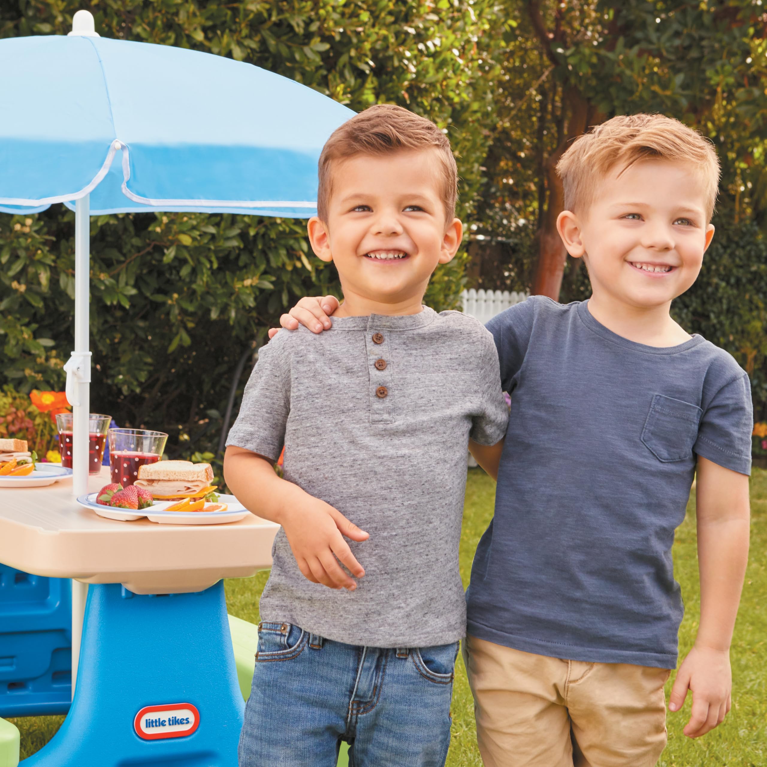Little Tikes Easy Store Junior Tavolo Picnic con Ombrello